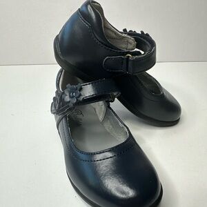 Balleto Girls Size 10M, Navy, Flower Strapped